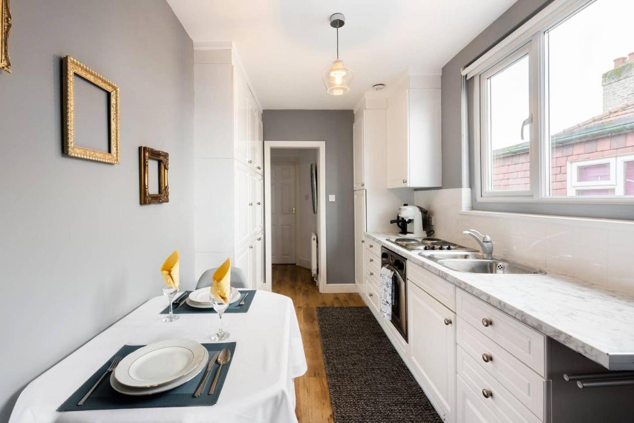 The Bluebird - One Bedroom Apartment In Watford Watford  Ngoại thất bức ảnh